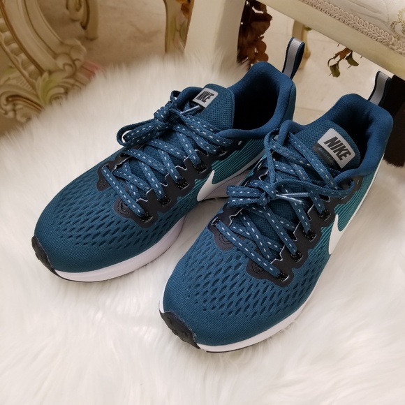 Nike ID Zoom Pegasus 34 Shield Custom Shoes - Picture 6 of 8